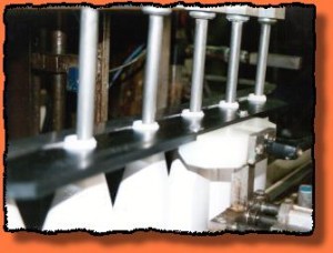 Abfüllanlage mit 6 Füllstellen für eine präzise Lohnabfüllung Ihrer Flaschen.